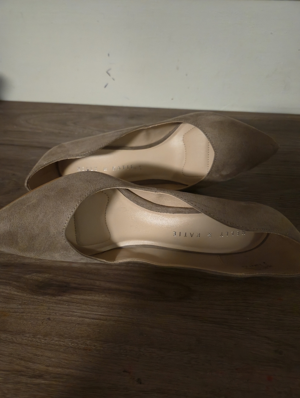 Kelly & Katie Taupe Pointed-Toe Suede Pumps 2 " Heels Like New 8 - Picture 7 of 15